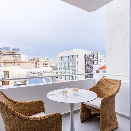 Dune - 1 Bedroom Retreat W Balcony In Mackenzie Appartement Larnaca